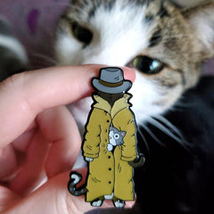 Cats in a Trench Coat Brooch: Kawaii and Original Accessory for Backpacks or Clothing